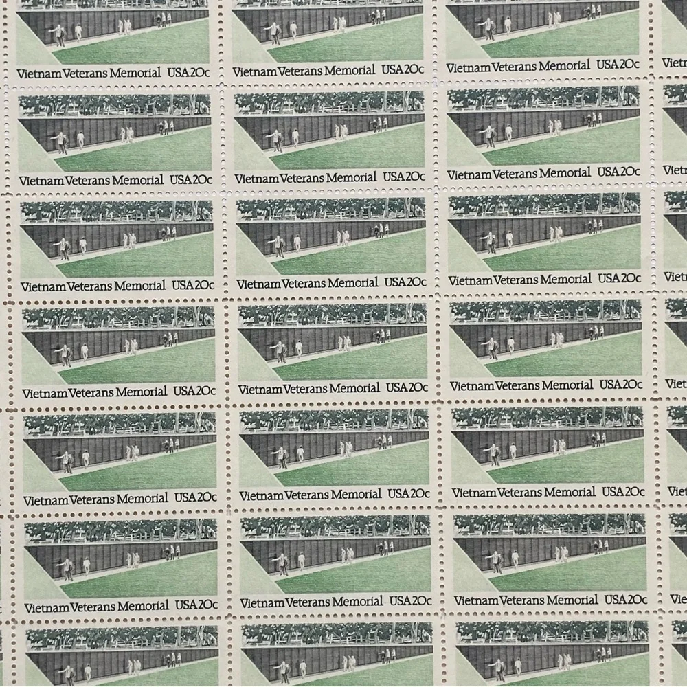 Vietnam Veterans Memorial Stamps Sheet of 40 20 Cents Scott # 2109 War Unhinged